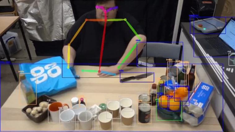 Desarrollan un robot que cocina a partir de la observación de recetas de chefs