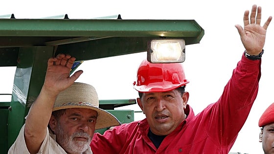 Sin Chávez que se lleve el foco, Lula-2 aparece en sus excesos ideológicos