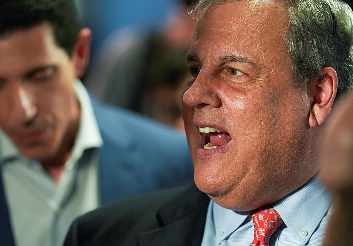 El ex gobernador de Nueva Jersey, Chris Christie, tras presentar su candidatura a las primarias republicanas
