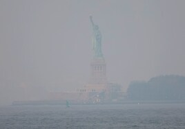 Nueva York, cubierta de una densa neblina por los incendios de Canadá