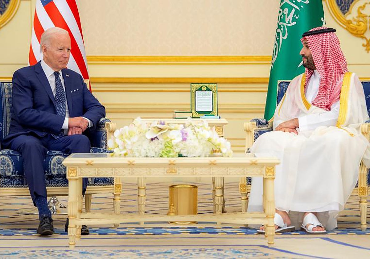 El presidente de EE.UU., Joe Biden, y Mohamed Bin Salman, príncipe heredero de Arabia Saudí