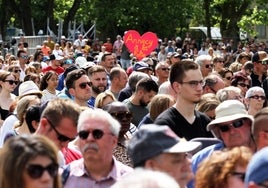 Rinden homenaje a los 'héroes' de Annecy que se enfrentaron al autor del ataque con un cuchillo