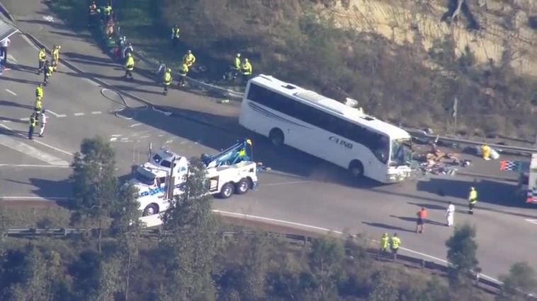 Libertad provisional para el conductor del autobús que volcó provocando 10 muertos en Australia