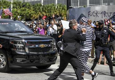 Mitad protesta, mitad espectáculo: «Esto echa más gasolina al fuego»