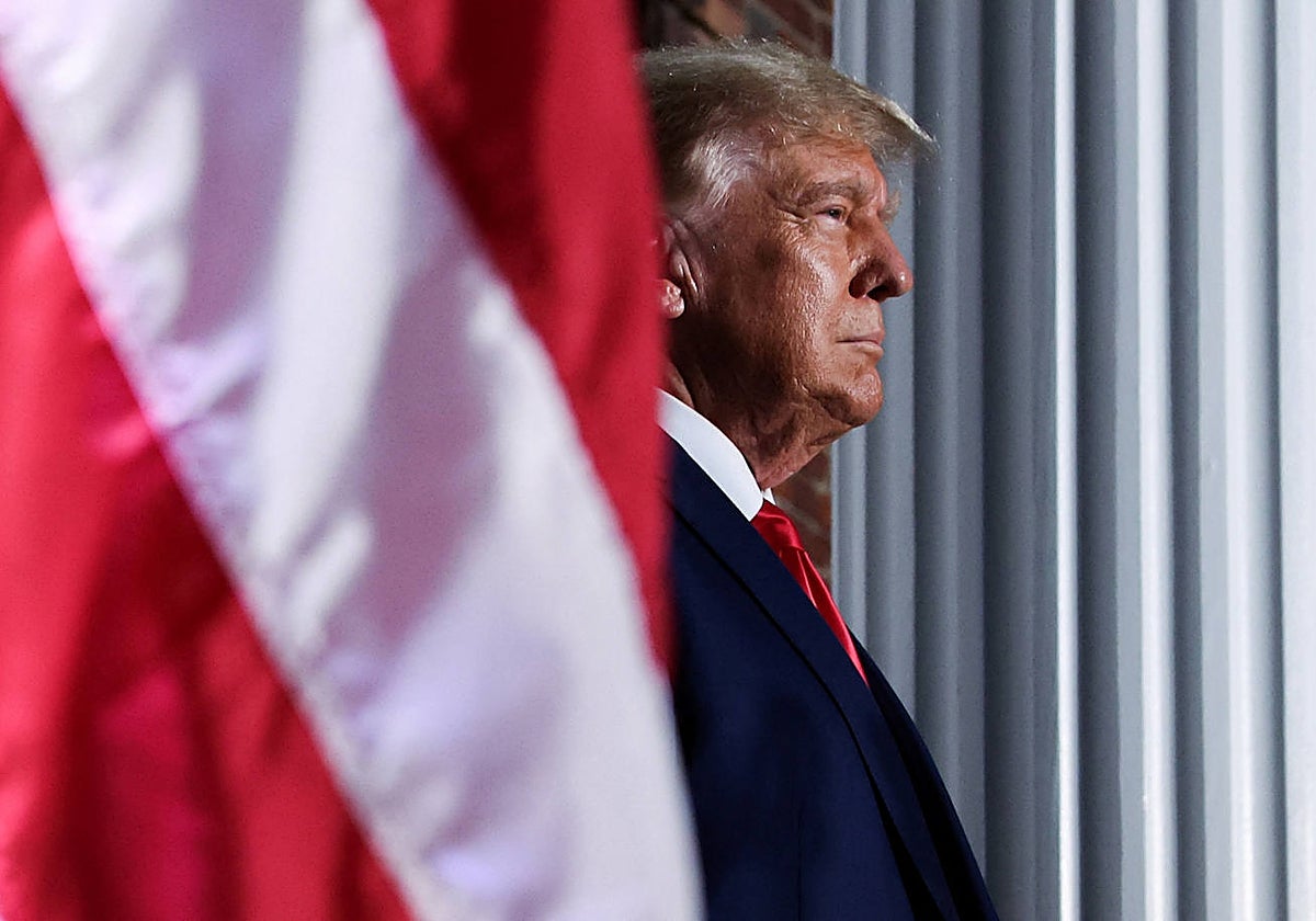 Donald Trump durante un evento luego de su comparecencia por cargos de documentos clasificados, en Bedminster