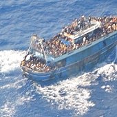 Naufragio en la ruta más mortífera del Mediterráneo: sin rastro de centenares de personas que iban en el barco