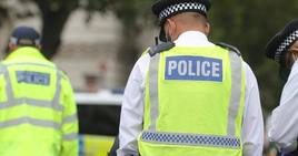 Imputan al exjefe de la agencia policial británica de asuntos internos por una violación a una menor en los años 80