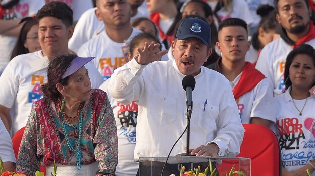 El presidente Ortega y su esposa Rosario Murillo