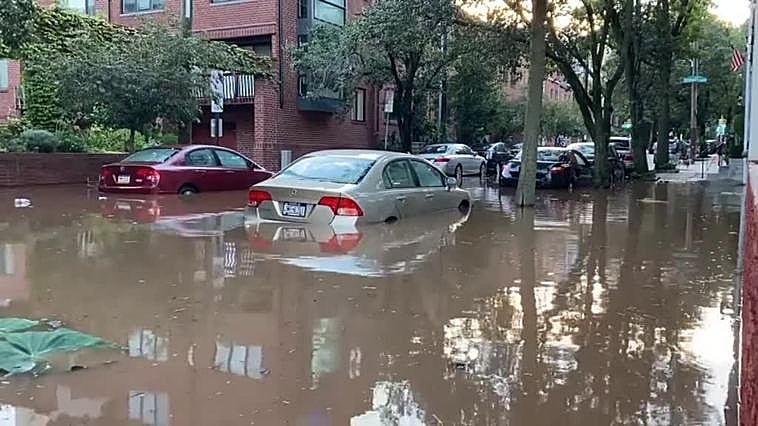 El peso de sus rascacielos podría hundir Nueva York