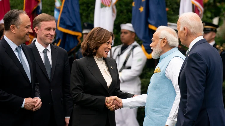 Biden abraza a India para frenar la influencia de China