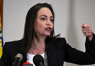 María Corina Machado: «Maduro me inhabilita por cobardía a medirse conmigo en las elecciones»