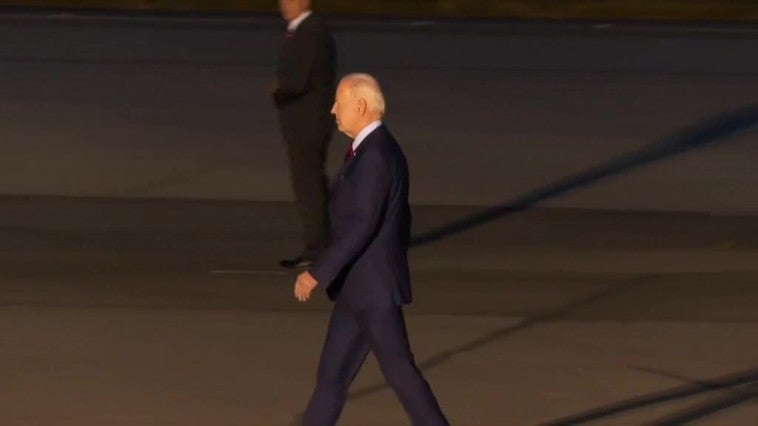 Biden aterriza en Londres antes de desplazarse a la cumbre de la OTAN en Lituania