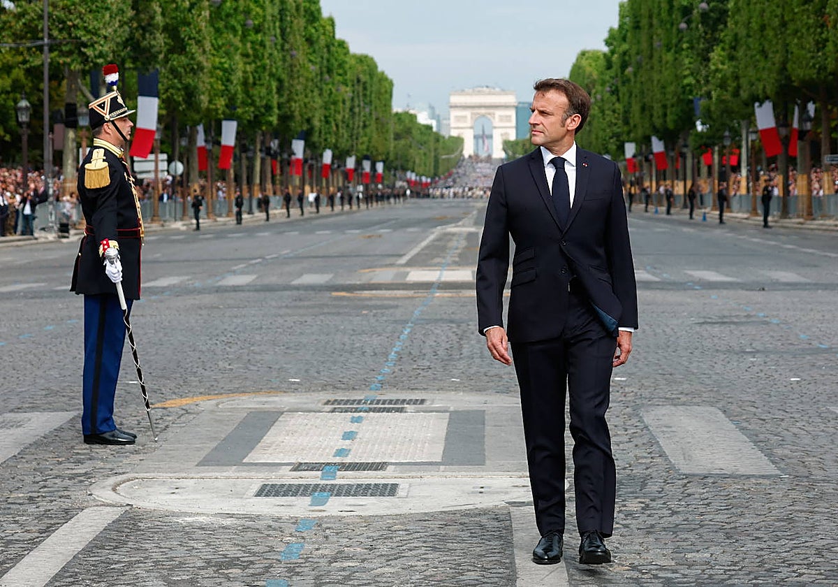 El presidente francés, Emmanuel Macron, durante el desfile militar del Día de la Bastilla en París