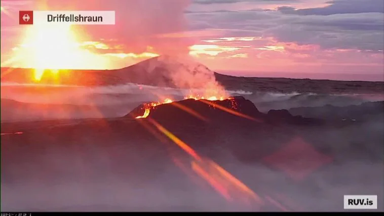 Continúa en erupción el volcán Fagradalsfjall de Islandia