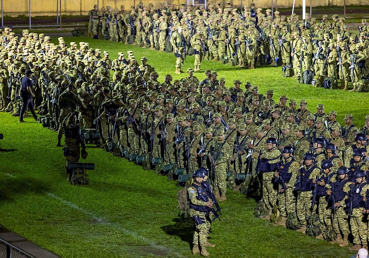 Soldados desplegados en el departamento de Cabañas, El Salvador