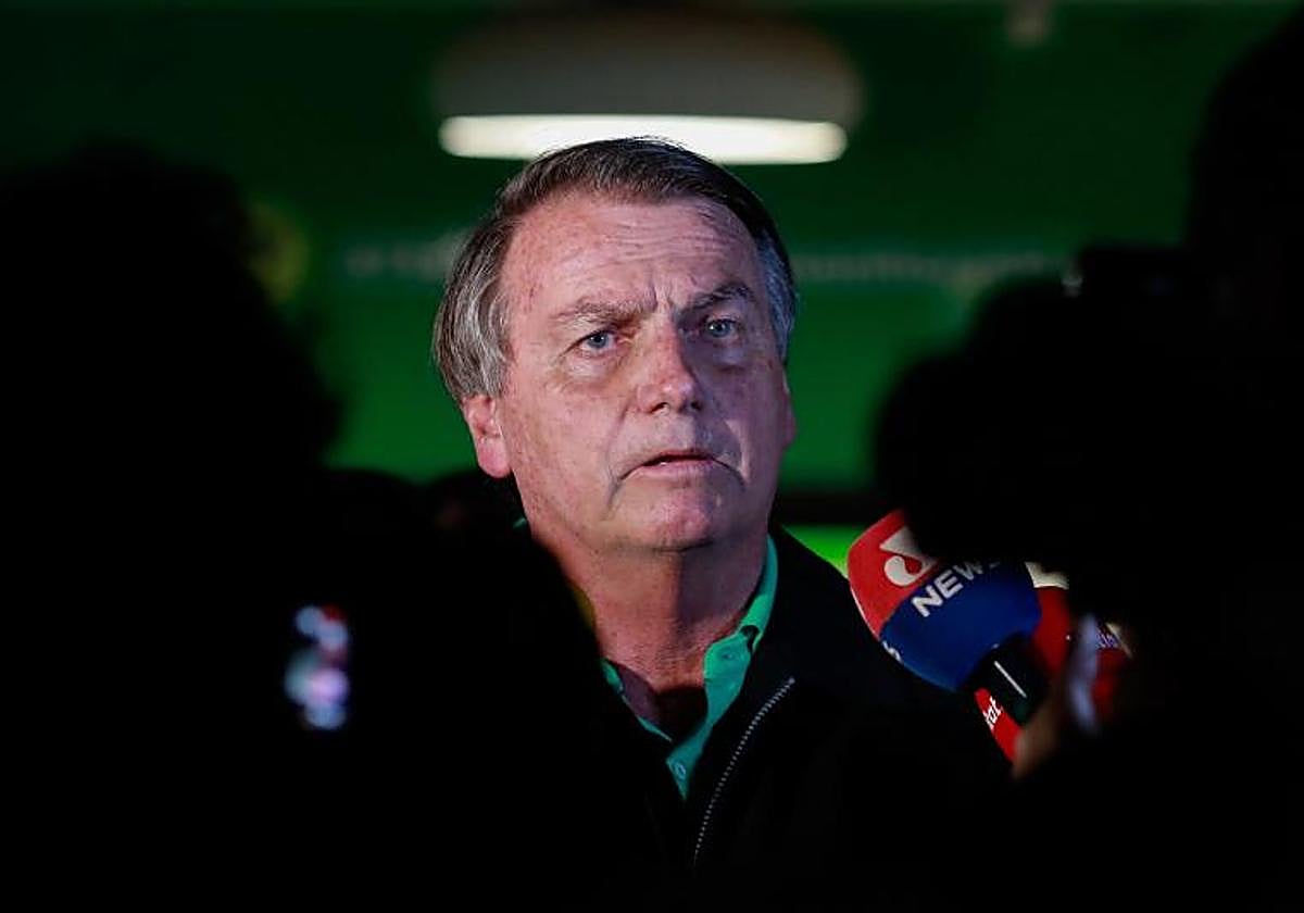 Un hacker confiesa que Bolsonaro le sugirió invadir y manipular las urnas de votación