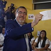 El progresista Bernardo Arévalo gana la presidencia de Guatemala
