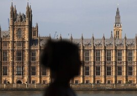 Dos empleados del Parlamento británico fueron detenidos por supuestamente espiar para China