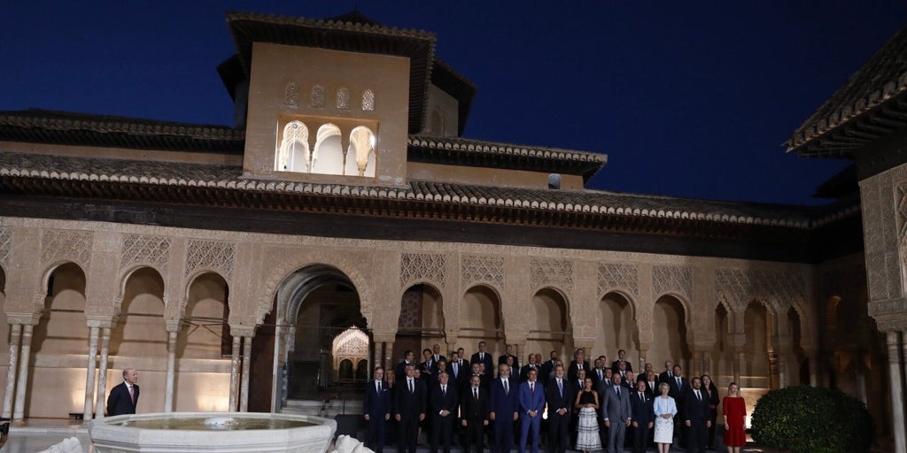 Velada en la Alhambra tras un día histórico
