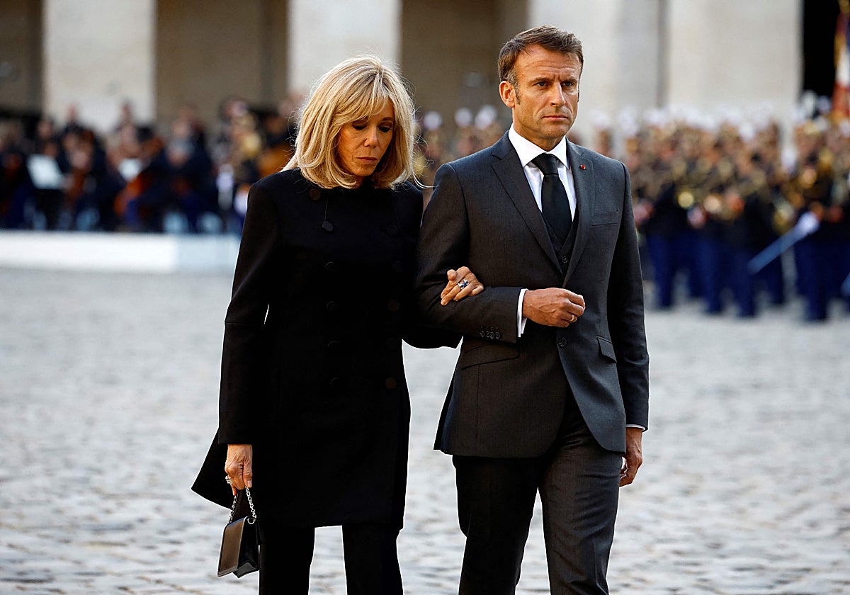 El presidente Emmanuel Macron, y su esposa Brigitte, esta semana durante un acto en París