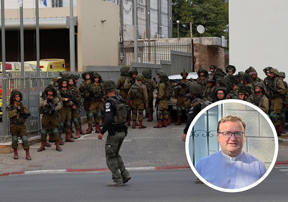 Juan Antonio Ruiz, abajo a la derecha, y una imagen del Ejército israelí desplegado tras los ataques de Hamás