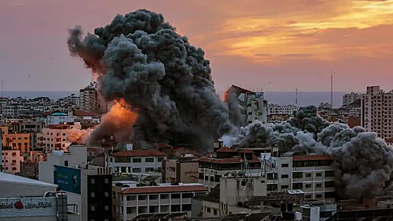 Guerra Israel - Hamás, en directo: ataque de Israel en Gaza a las puertas de un hospital con cientos de muertos y últimas noticias hoy