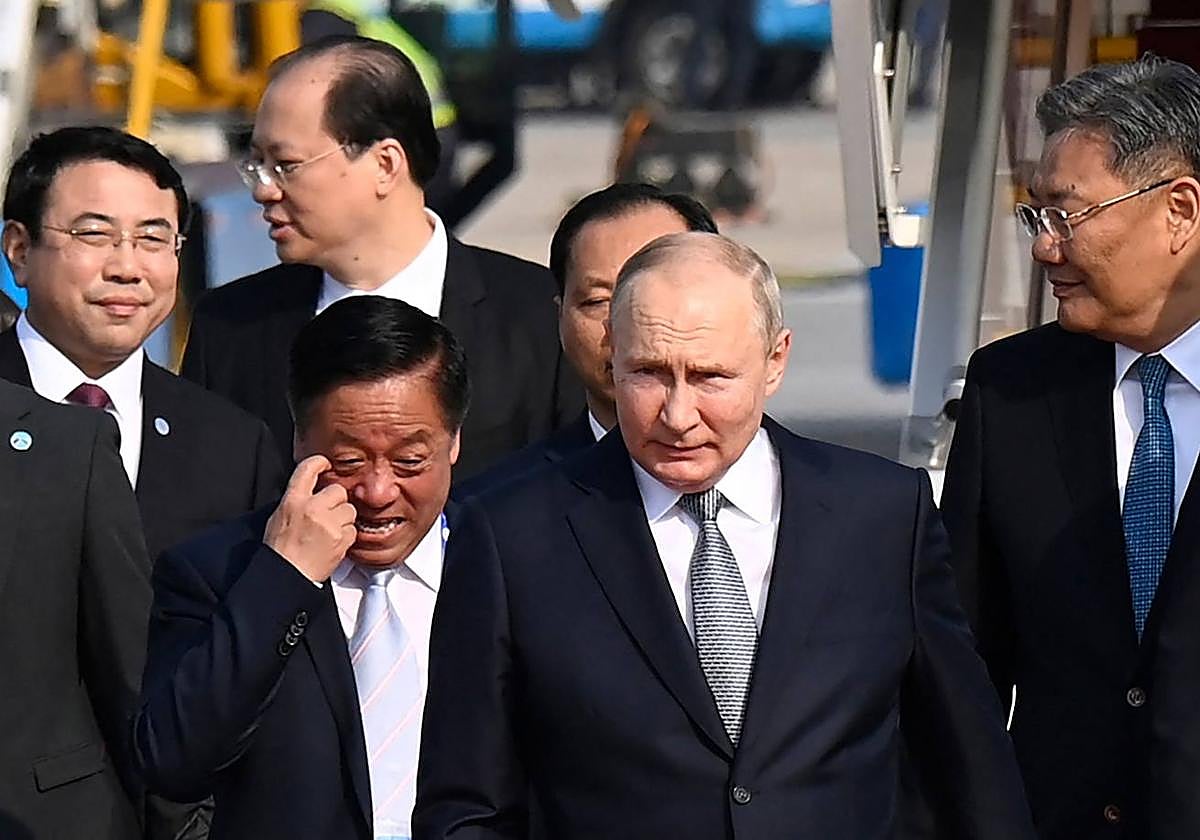 El presidente ruso, Vladimir Putin, llega al aeropuerto de Beijing