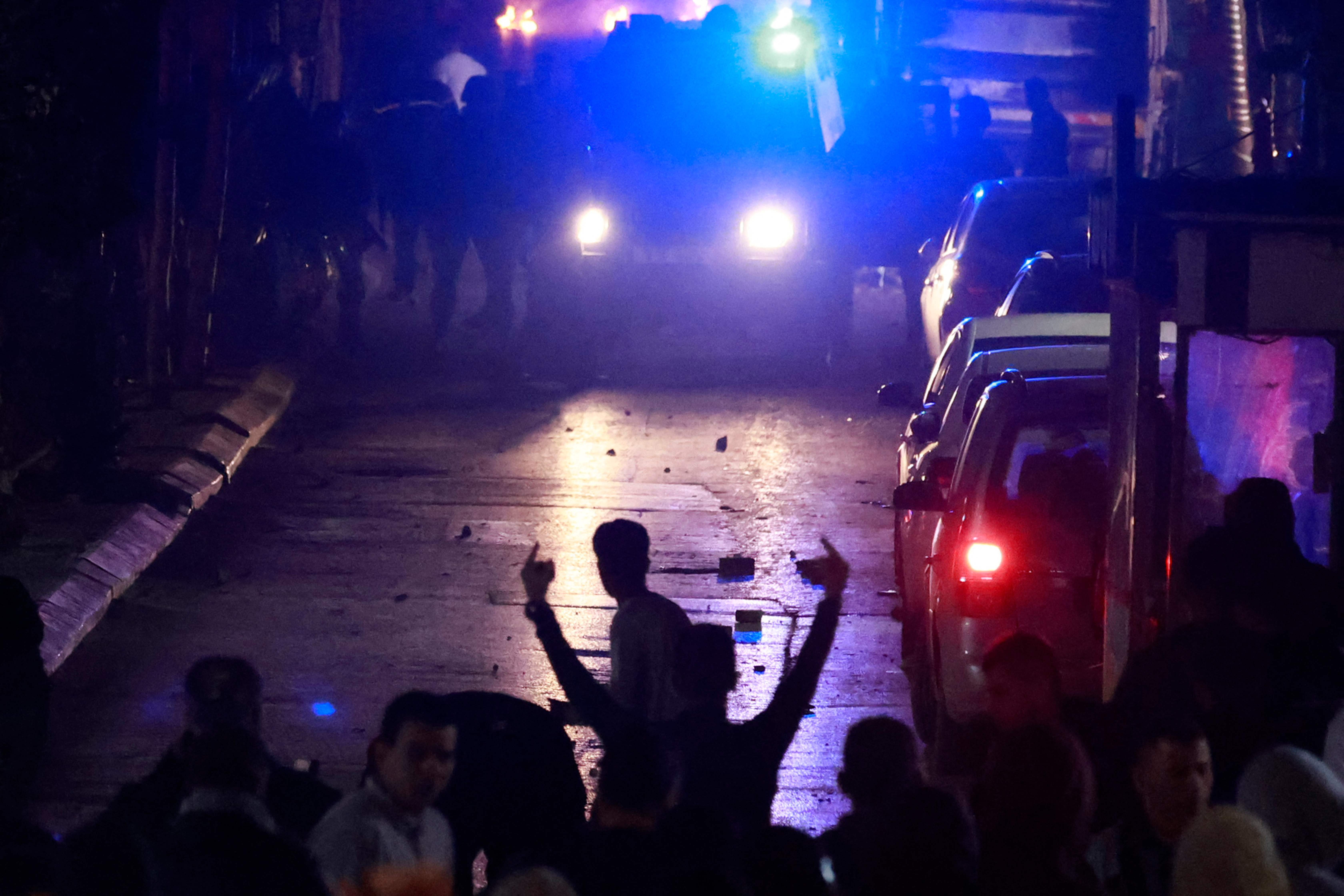 Palestinos se manifiestan en solidaridad con los palestinos de la Franja de Gaza en la ciudad cisjordana de Ramallah.