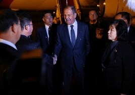 Lavrov llega a Corea del Norte para profundizar la relación y preparar la visita de Putin a Pionyang