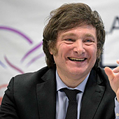 Quién es Javier Milei: palizas de sus padres en la infancia, promesa del fútbol y un ascenso meteórico en la política de Argentina