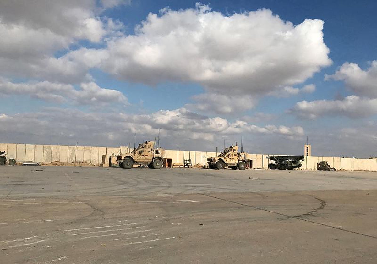 Vehículos militares del Ejército de EE.UU., en la base de Ain al Assad (Irak)