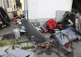 Hallan los cadáveres de otras cinco personas entre los restos del avión militar de EE.UU. estrellado en Japón