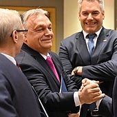 La llegada al poder de Tusk en Polonia debilita a Orbán en la UE
