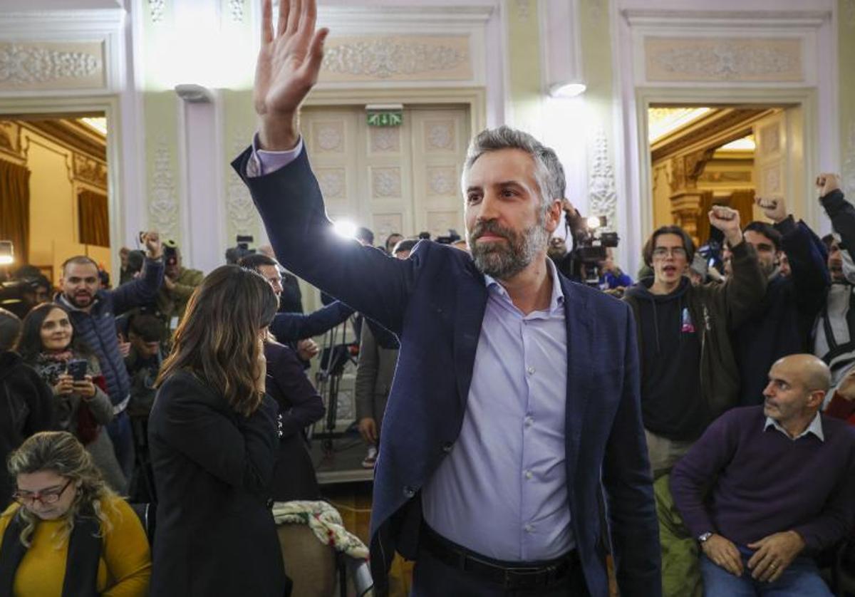 Pedro Nuno Santos celebra la victoria en las elecciones del Partido Socialista Portugués (PS) en Lisboa