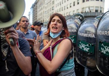 Milei encara las primeras protestas de los piqueteros en las calles: «El que corta, no cobra»