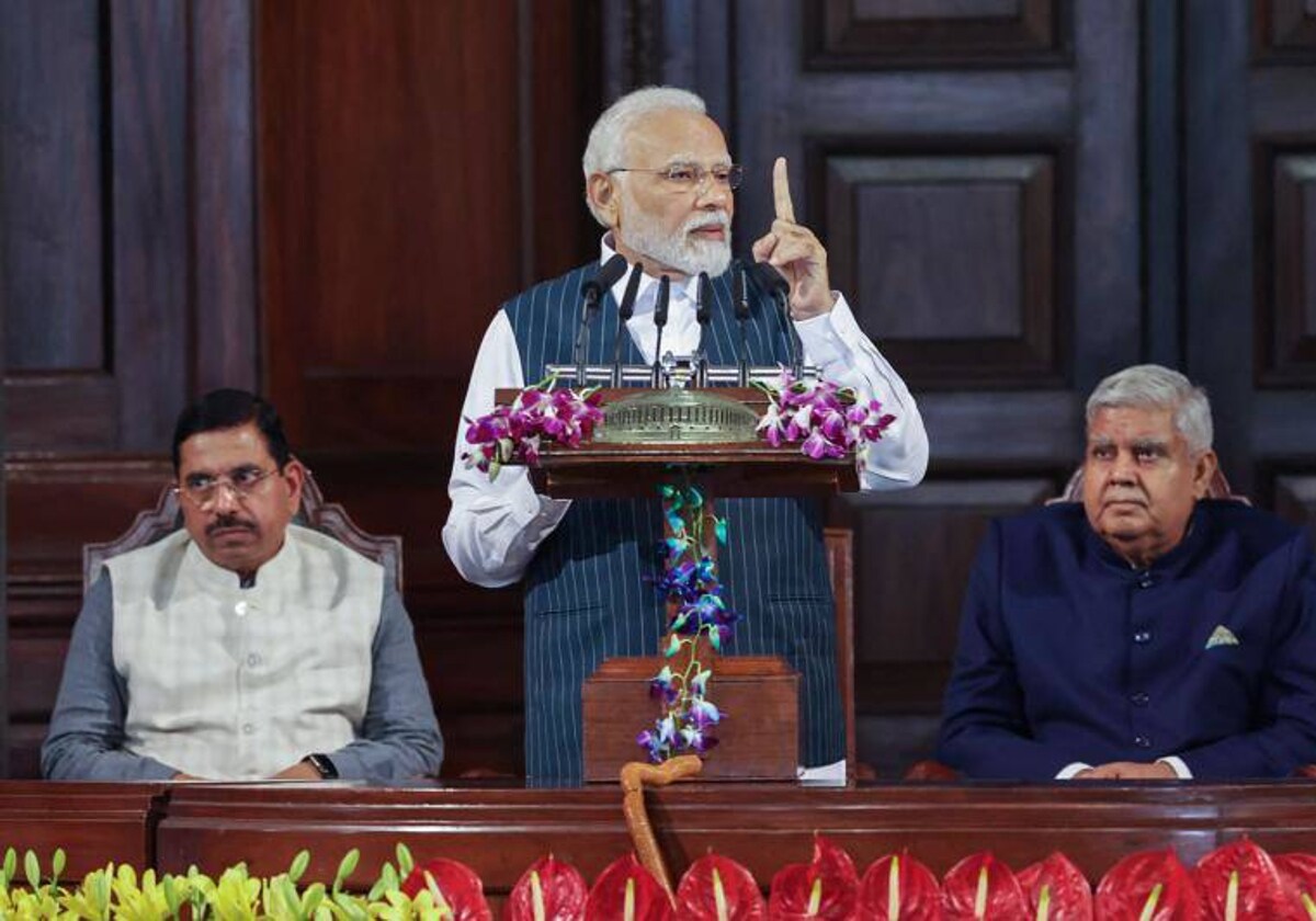 El primer ministro de India Narendra Modi se dirige al Parlamento en Nueva Delhi