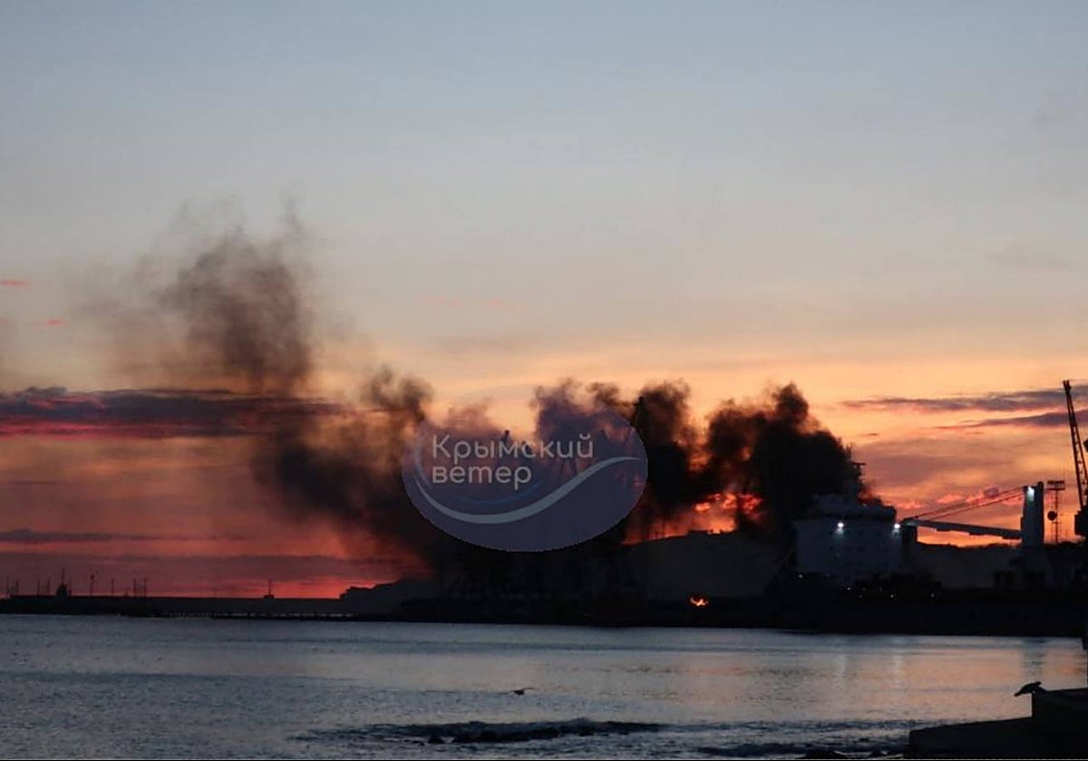 Ucrania vuelve a atacar la Flota del mar Negro y daña un buque de ...