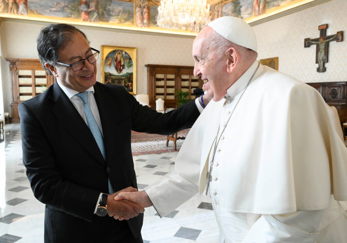 El presidente Petro con el Papa Francisco este viernes en el Vaticano