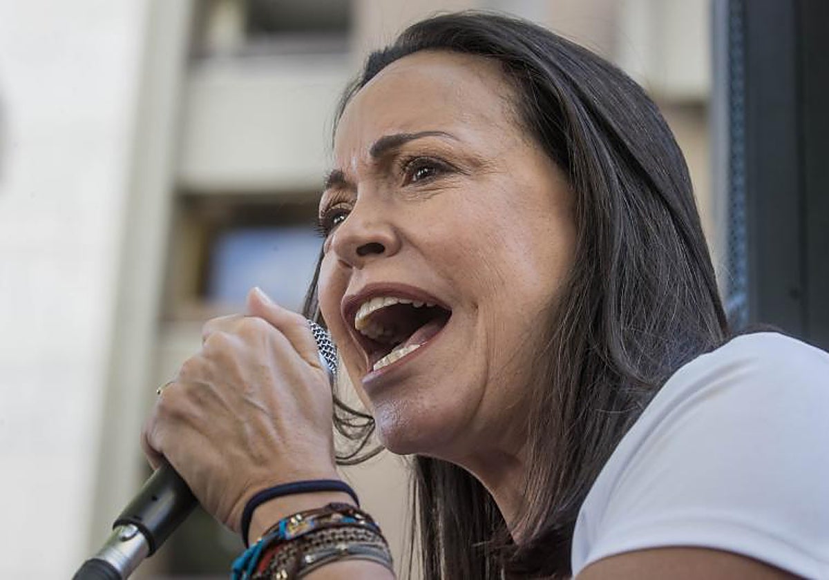 El chavismo utiliza a la Justicia para quitarse de en medio a María Corina Machado, la opositora más temida por Maduro