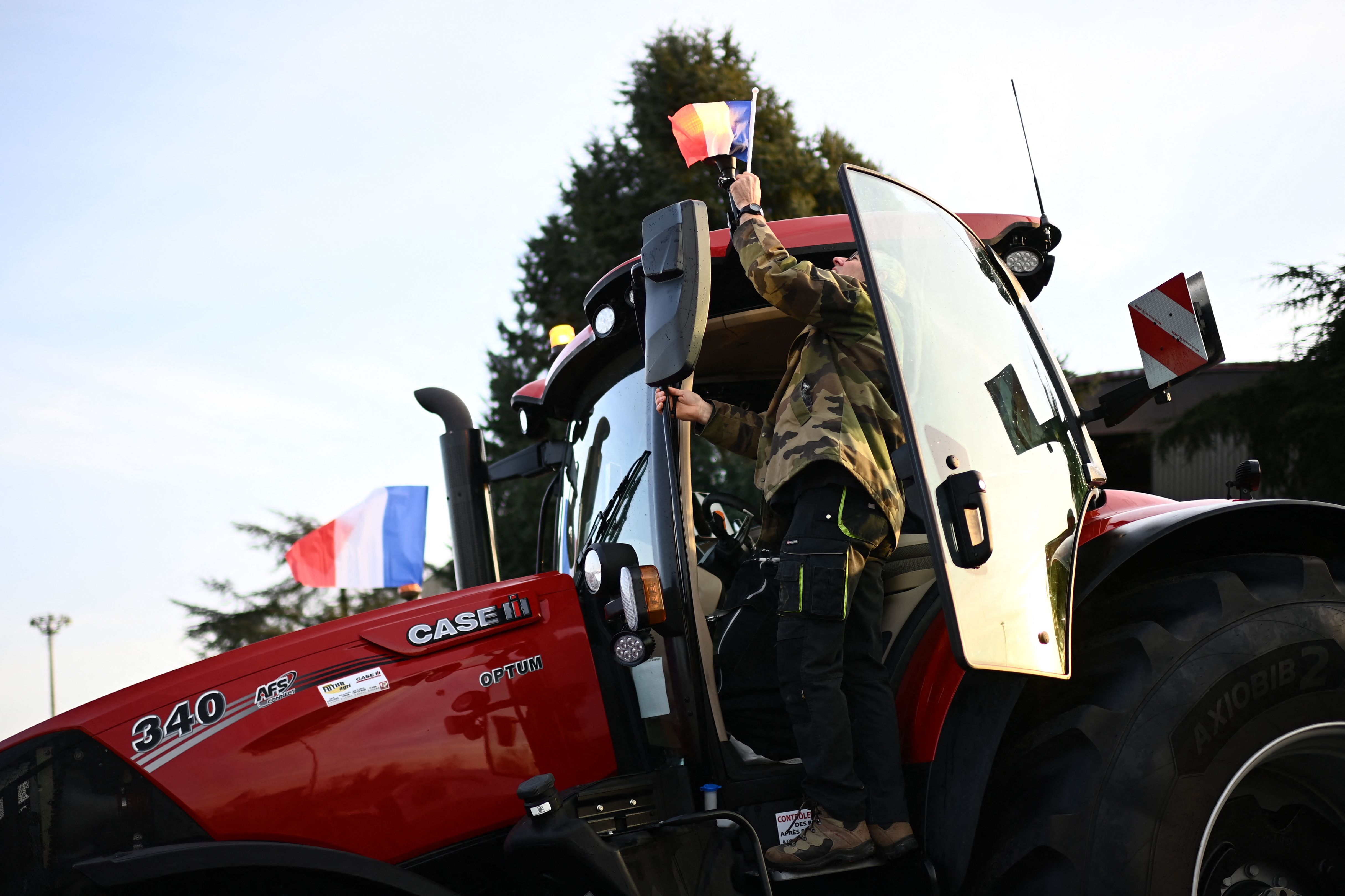 La protesta de los agricultores franceses en París, en imágenes