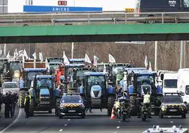 Agricultores franceses bloquean París, en directo: última hora de las protestas en Francia hoy