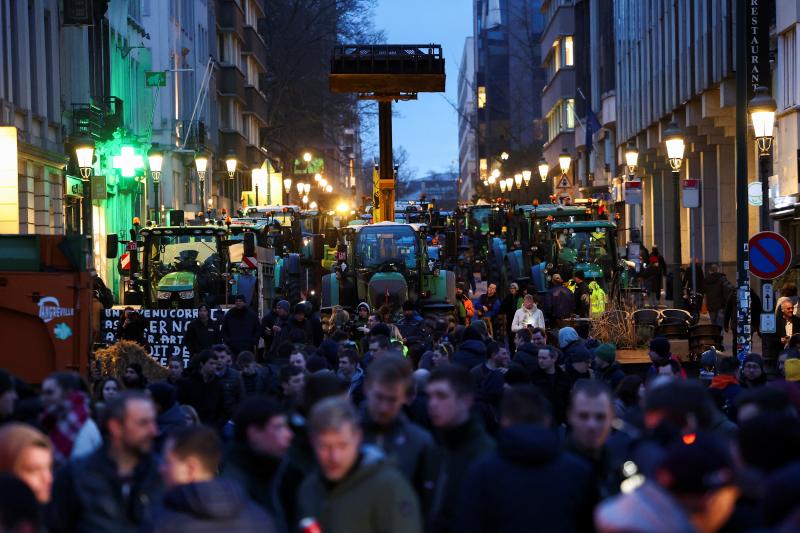 Fotogalería | Las protestas de agricultores y ganaderos en Bruselas