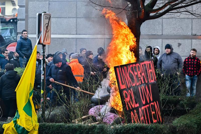 Fotogalería | Las protestas de agricultores y ganaderos en Bruselas