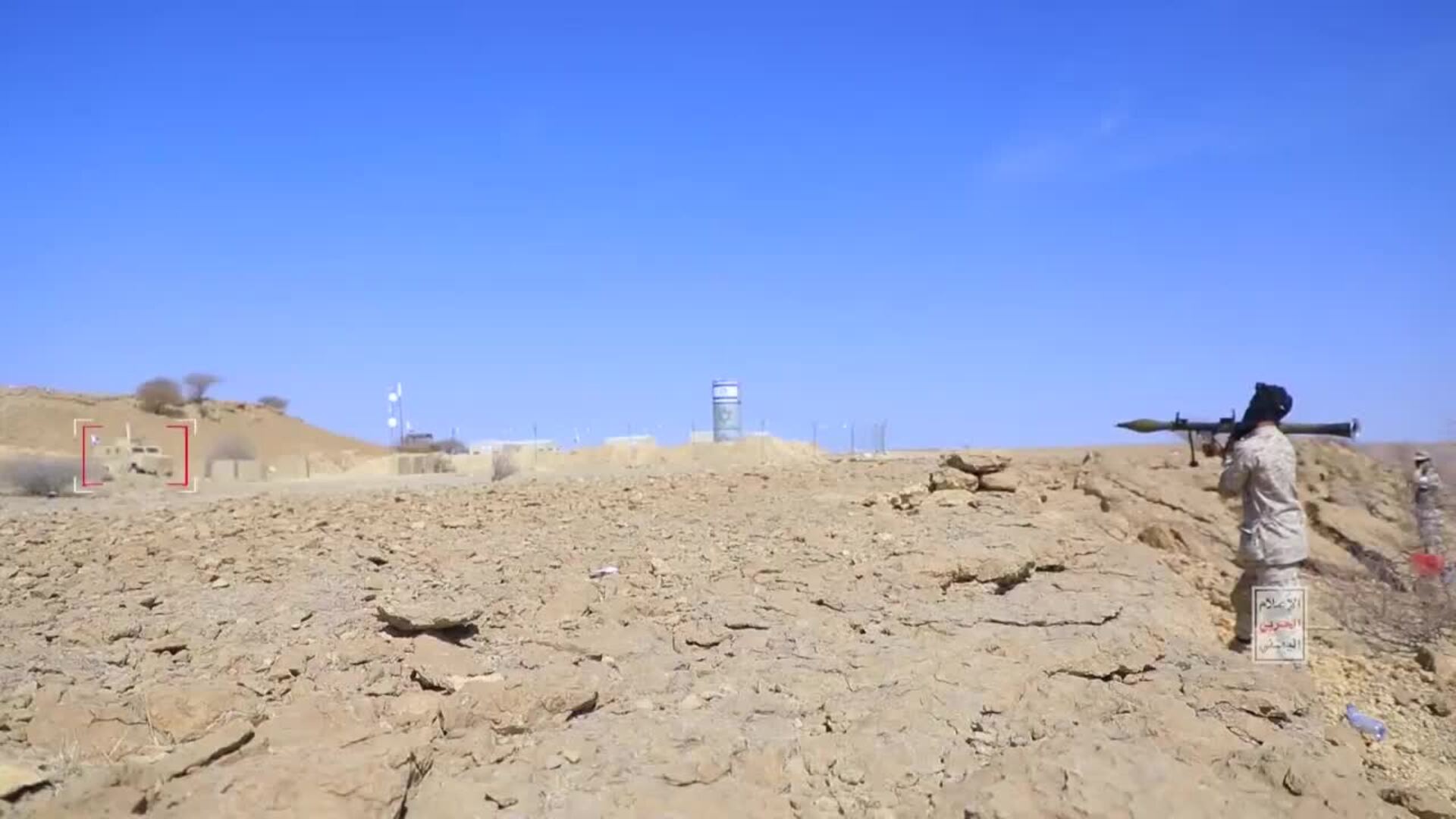 Hutíes llevan a cabo ejercicios militares a las afueras de Saná