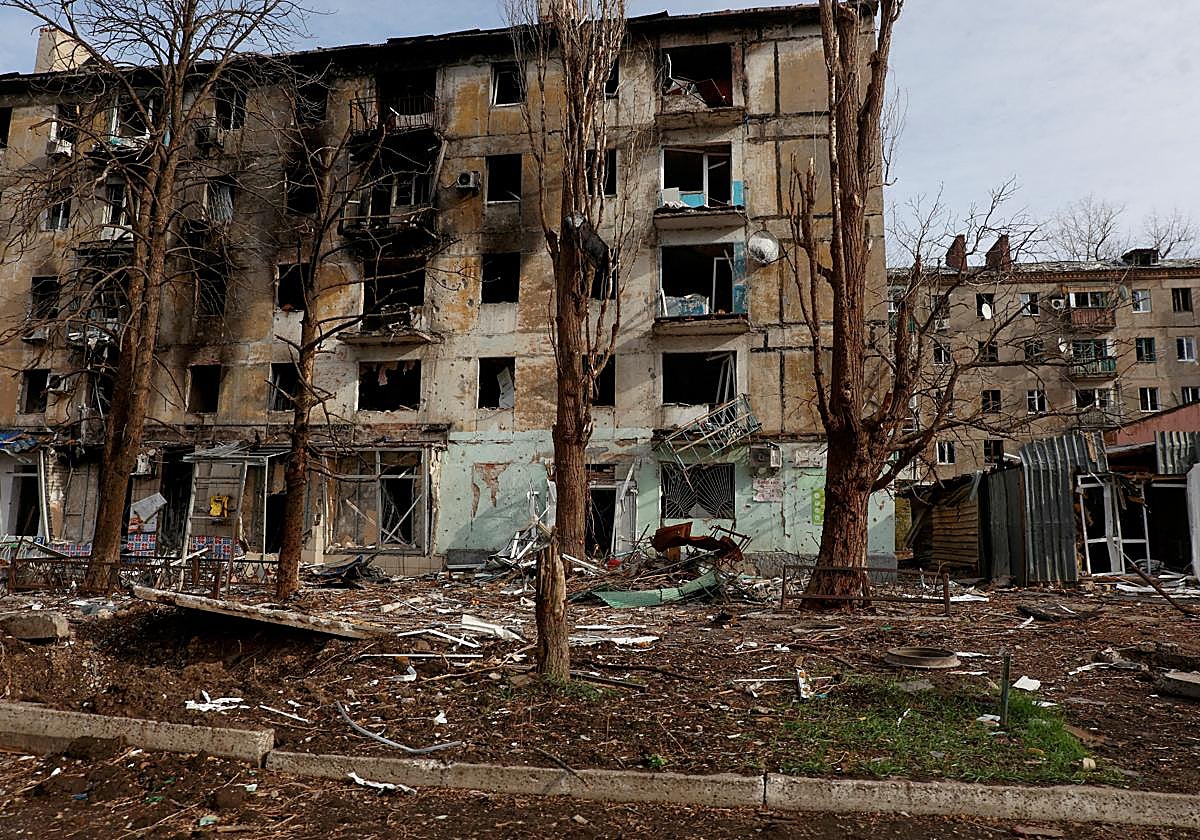 Un edificio de la ciudad de Avdiivka