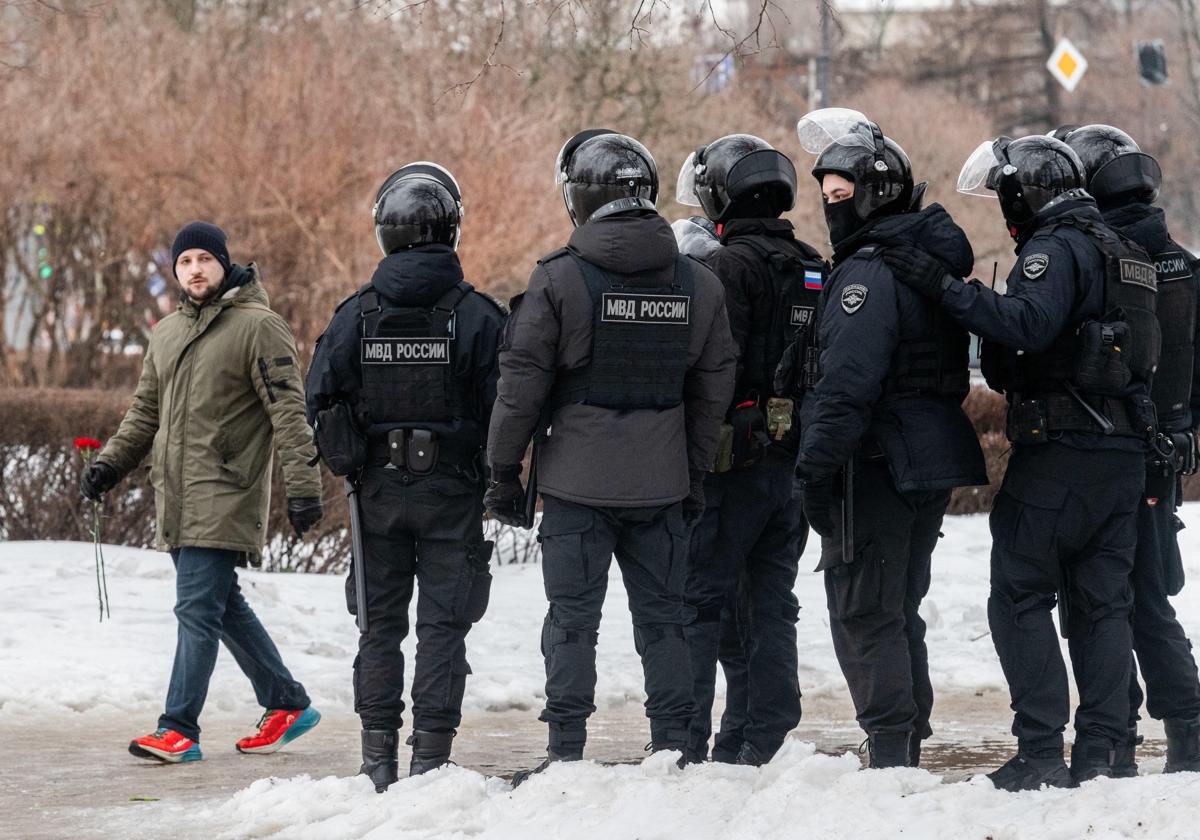 Policía rusa en San Petersburgo