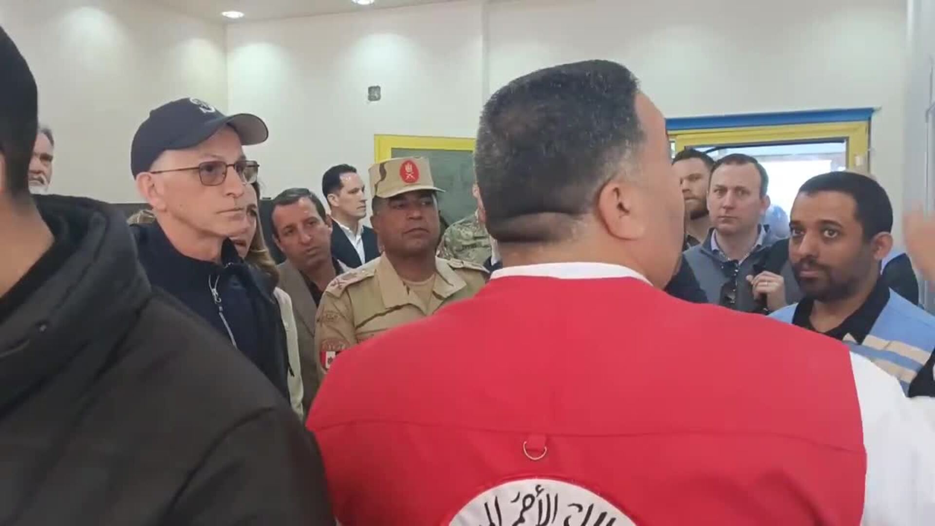 Delegación estadounidense visita el paso fronterizo de AlArish y Rafah