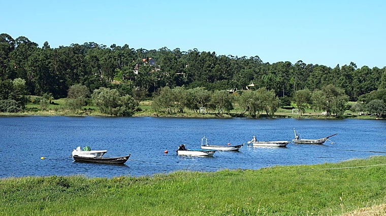 El Miño, a la altura de Monçao