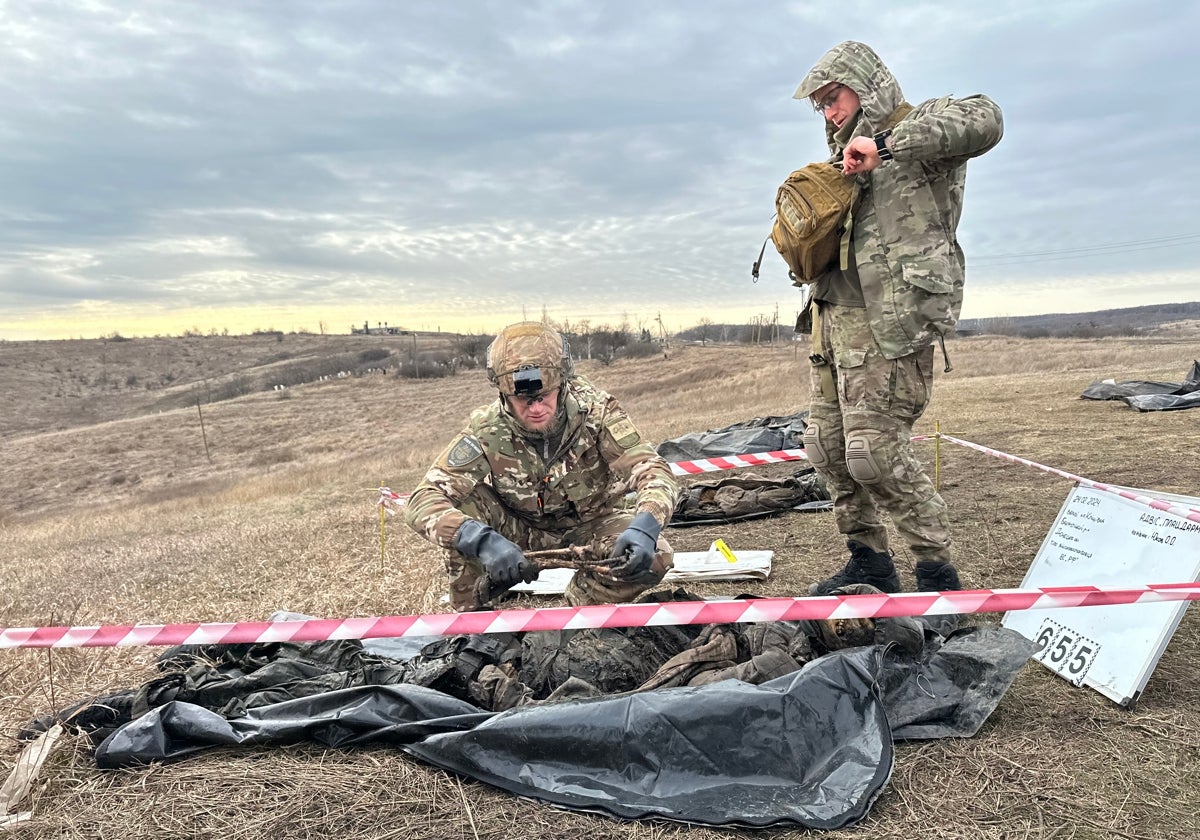 Yukov identifica a un soldado ruso caído en el frente del Donbass