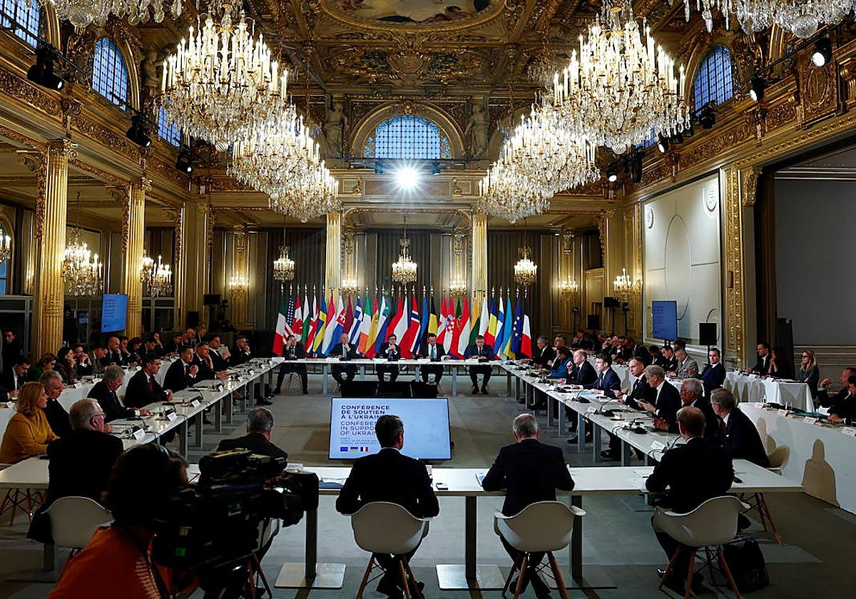 Los mandatarios se reúnen en la Cumbre del Elíseo celebrada en París